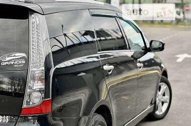 Мінівен Mitsubishi Grandis 2008 в 