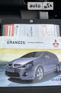 Мінівен Mitsubishi Grandis 2008 в 