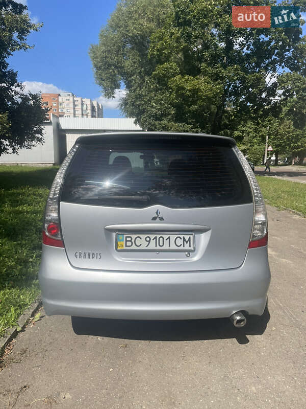 Минивэн Mitsubishi Grandis 2007 в Львове