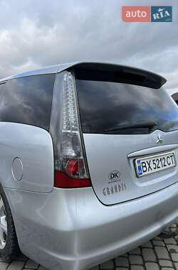 Мінівен Mitsubishi Grandis 2006 в 
