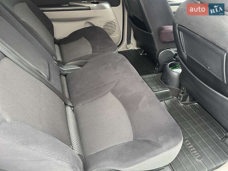 Минивэн Mitsubishi Grandis 2008 в Василькове