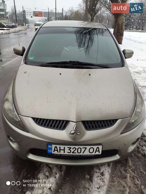 Минивэн Mitsubishi Grandis 2006 в Славянске