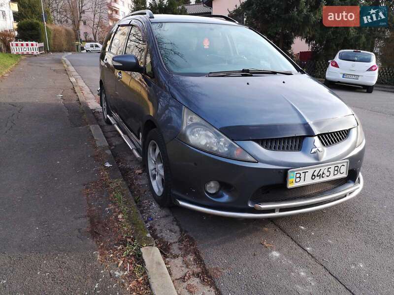 Mitsubishi Grandis 2006