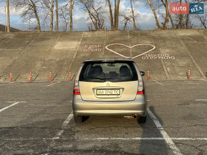 Минивэн Mitsubishi Grandis 2007 в Киеве