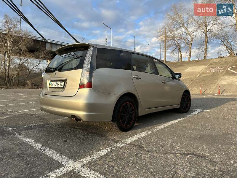 Минивэн Mitsubishi Grandis 2007 в Киеве