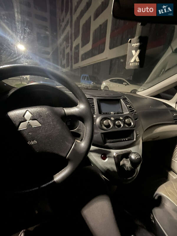 Минивэн Mitsubishi Grandis 2007 в Львове