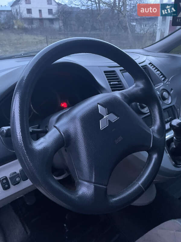 Минивэн Mitsubishi Grandis 2007 в Львове