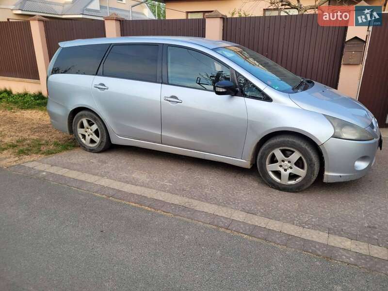 Мінівен Mitsubishi Grandis 2006 в Ужгороді