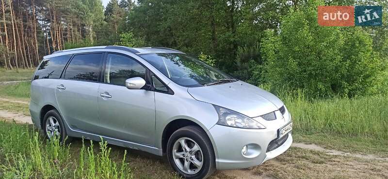 Mitsubishi Grandis 2006