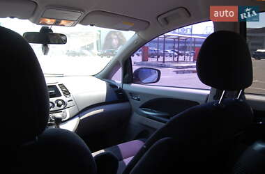 Минивэн Mitsubishi Grandis 2008 в 