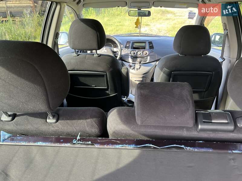 Минивэн Mitsubishi Grandis 2008 в Ужгороде