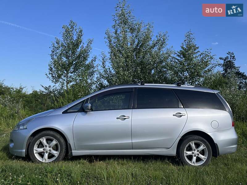 Минивэн Mitsubishi Grandis 2008 в Ужгороде