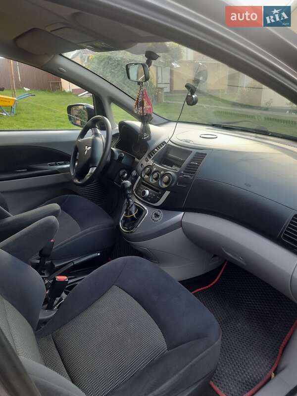 Минивэн Mitsubishi Grandis 2008 в Луцке