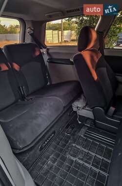 Минивэн Mitsubishi Grandis 2008 в 