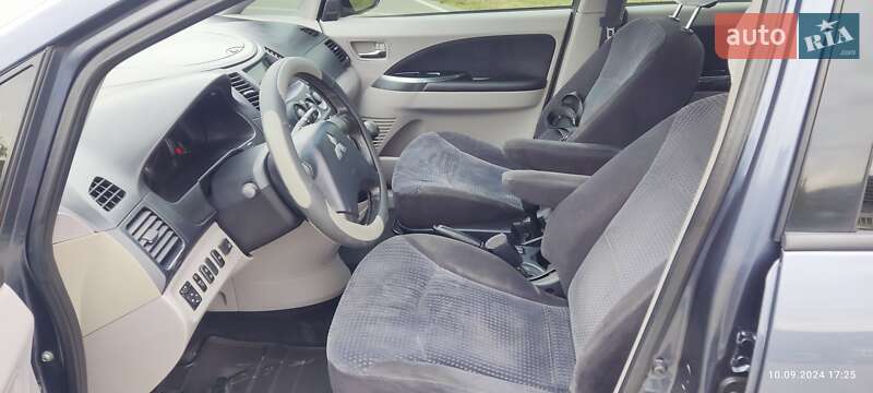 Минивэн Mitsubishi Grandis 2006 в Ивано-Франковске