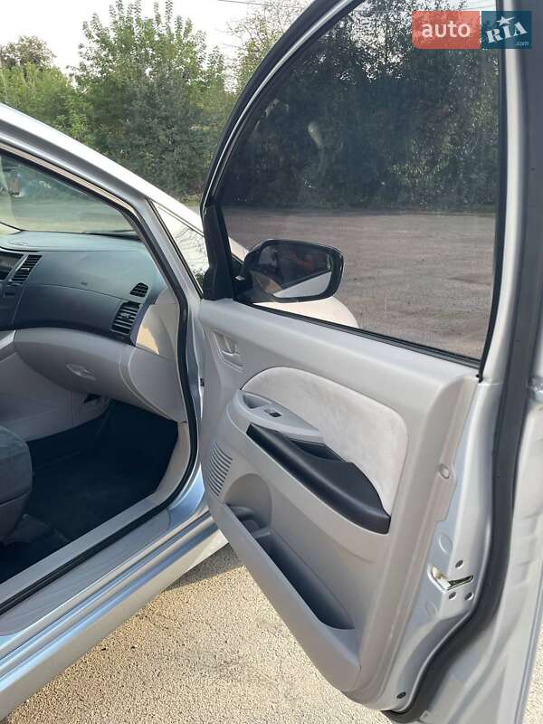 Минивэн Mitsubishi Grandis 2004 в Бродах