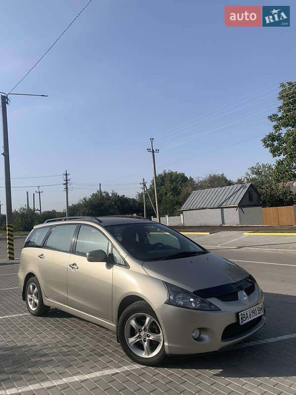 Минивэн Mitsubishi Grandis 2006 в Светловодске