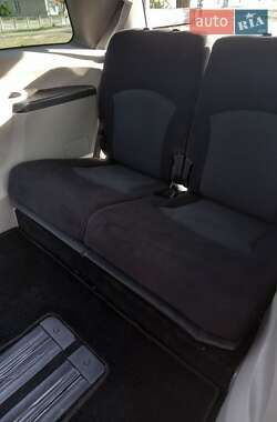 Минивэн Mitsubishi Grandis 2010 в 