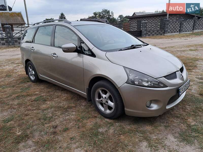 Mitsubishi Grandis 2007