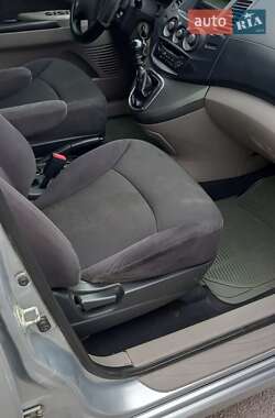 Минивэн Mitsubishi Grandis 2006 в 