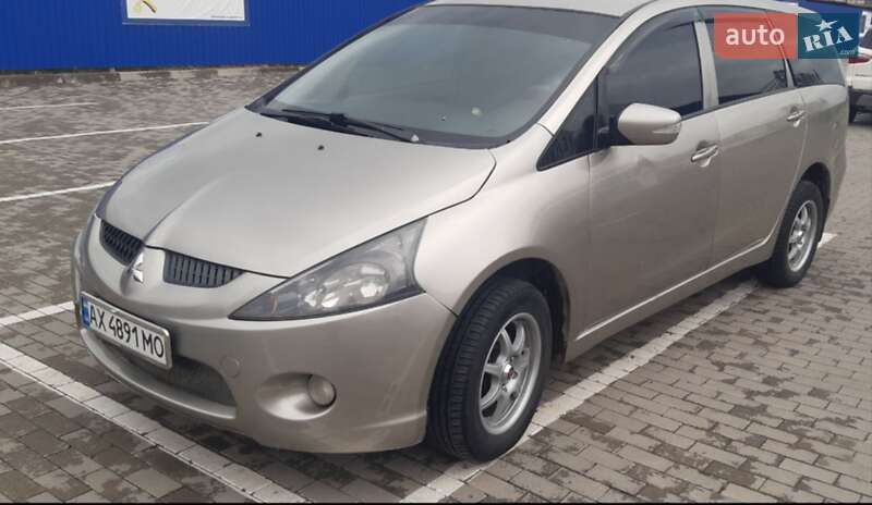 Mitsubishi Grandis 2006