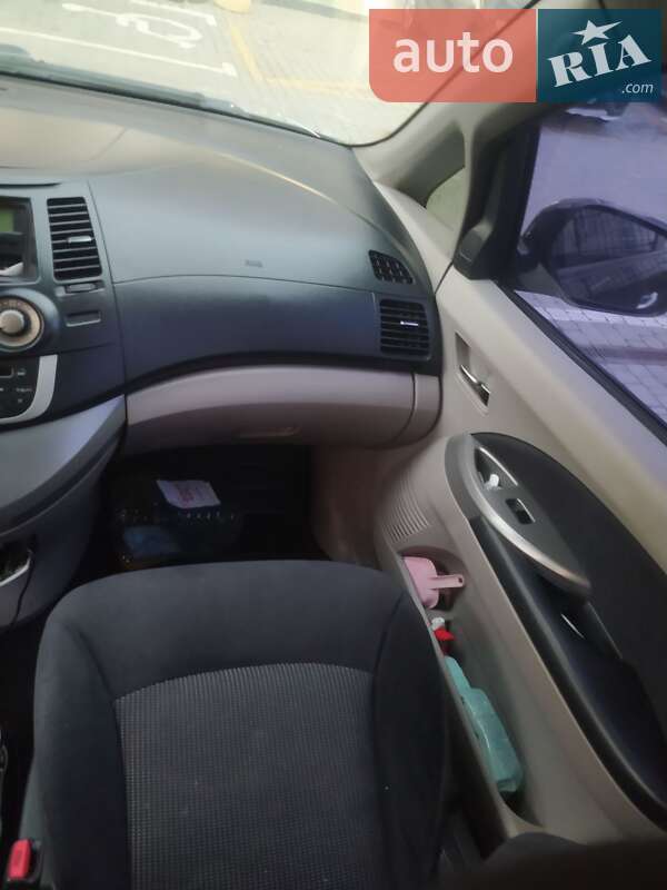 Минивэн Mitsubishi Grandis 2008 в Киеве