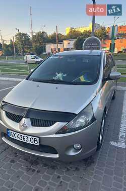 Минивэн Mitsubishi Grandis 2006 в 