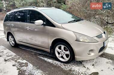 Минивэн Mitsubishi Grandis 2006 в 