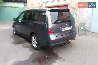 Мінівен Mitsubishi Grandis 2005 в 