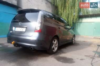 Мінівен Mitsubishi Grandis 2005 в 