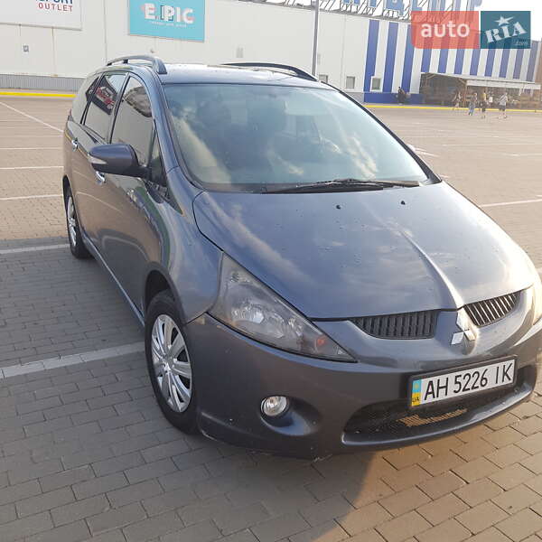Mitsubishi Grandis 2006