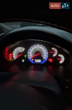 Минивэн Mitsubishi Grandis 2007 в 