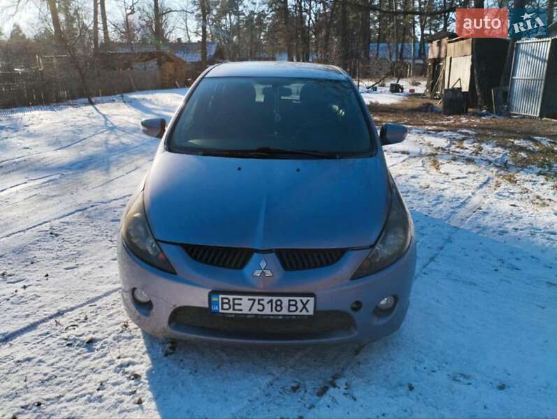Mitsubishi Grandis 2006