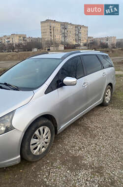 Минивэн Mitsubishi Grandis 2007 в 