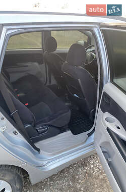 Минивэн Mitsubishi Grandis 2007 в 
