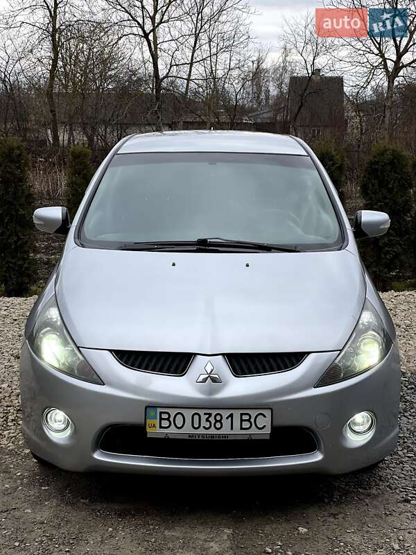 Минивэн Mitsubishi Grandis 2006 в Кременце