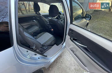Минивэн Mitsubishi Grandis 2006 в 