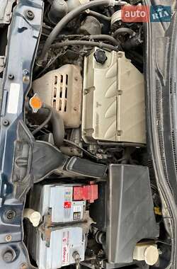 Минивэн Mitsubishi Grandis 2005 в 