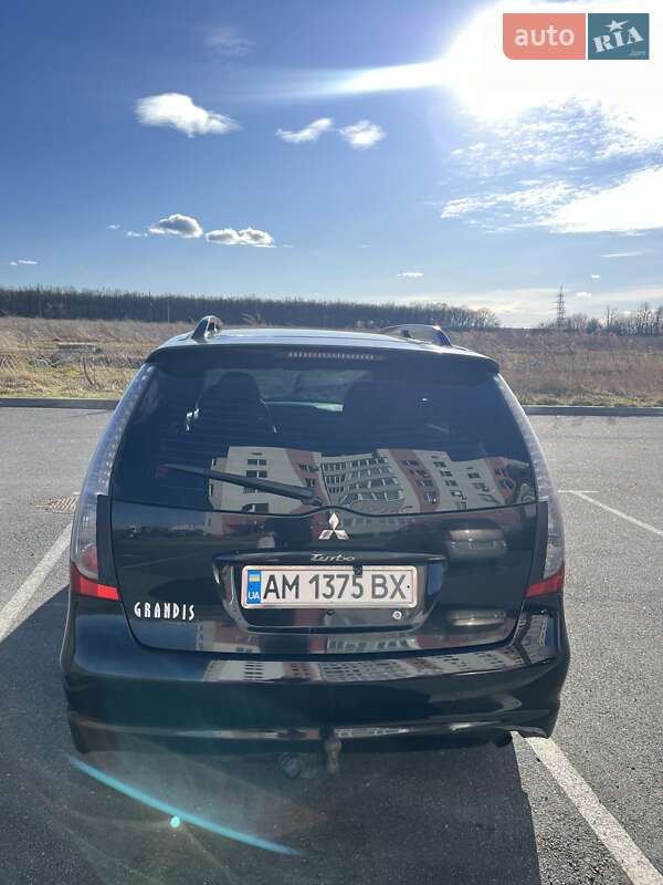 Минивэн Mitsubishi Grandis 2005 в Виннице