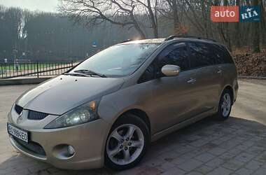Минивэн Mitsubishi Grandis 2007 в 