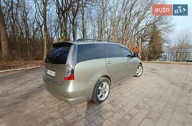 Минивэн Mitsubishi Grandis 2007 в 