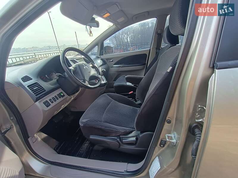 Минивэн Mitsubishi Grandis 2007 в Тернополе