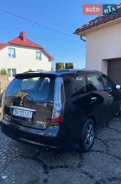 Минивэн Mitsubishi Grandis 2008 в 