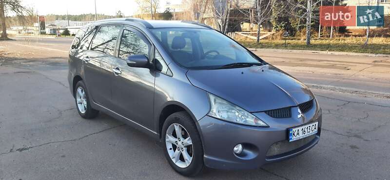 Мінівен Mitsubishi Grandis 2009 в 