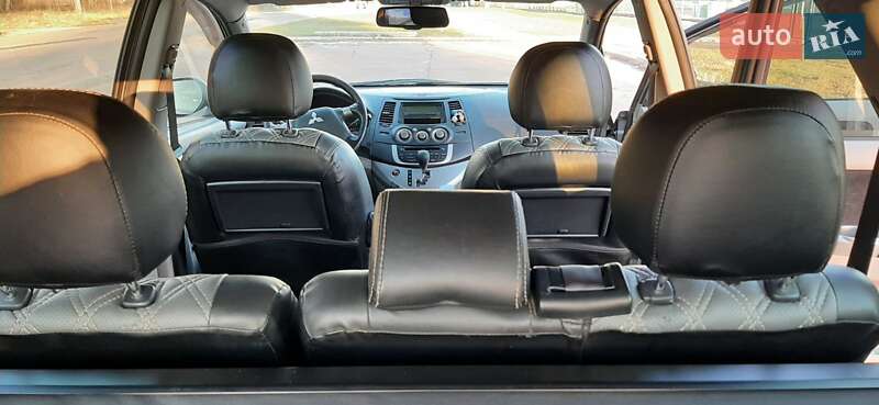 Минивэн Mitsubishi Grandis 2009 в Славутиче