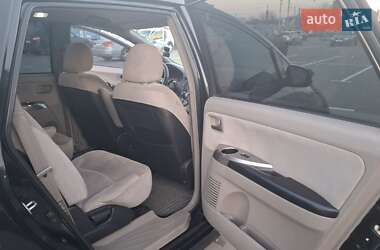 Мінівен Mitsubishi Grandis 2004 в 