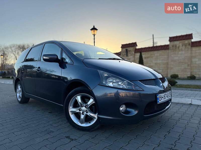 Mitsubishi Grandis 2006