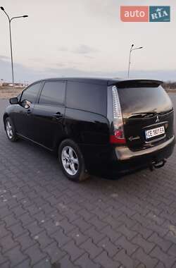 Минивэн Mitsubishi Grandis 2004 в 