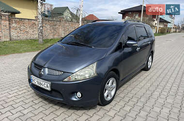 Минивэн Mitsubishi Grandis 2006 в 