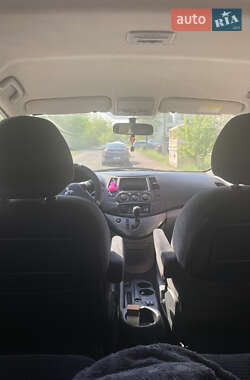 Мінівен Mitsubishi Grandis 2006 в 
